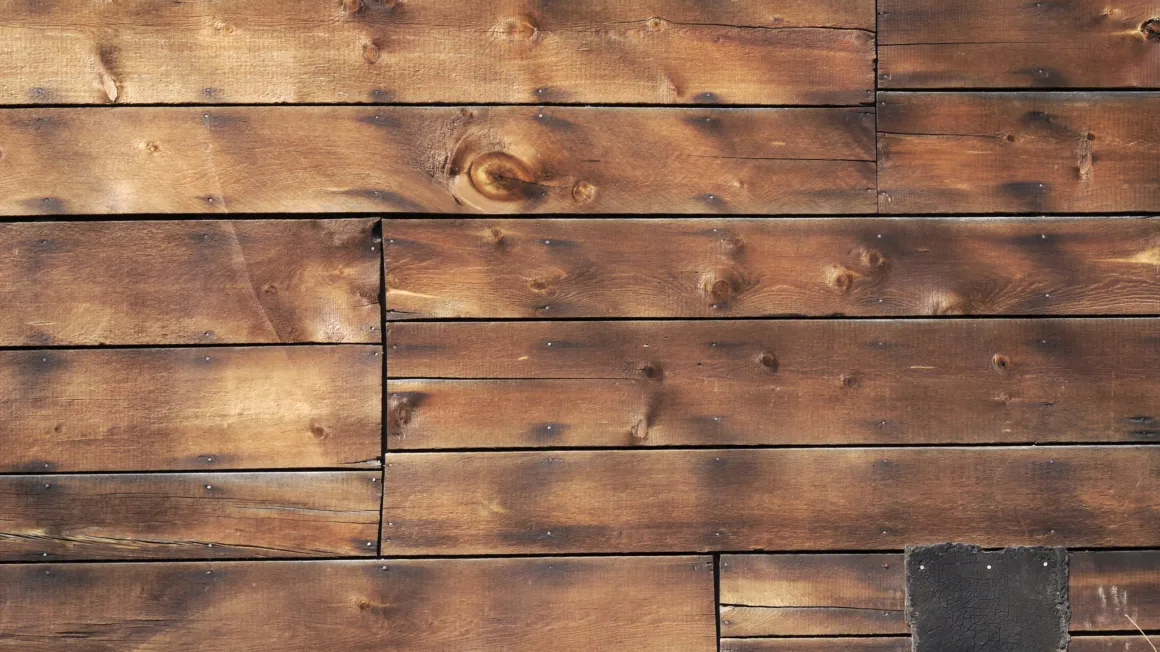 Guide to Cleaning Cedar Siding