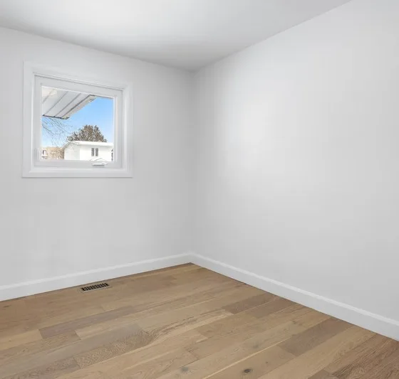 featured image - The Battle of the Hardwoods: Maple vs Hickory