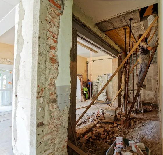 featured image - The Pros and Cons of Remodeling Your Old House