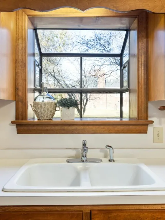 featured image - A Guide to Keeping Your Kitchen Sink Sparkling Clean and Functional