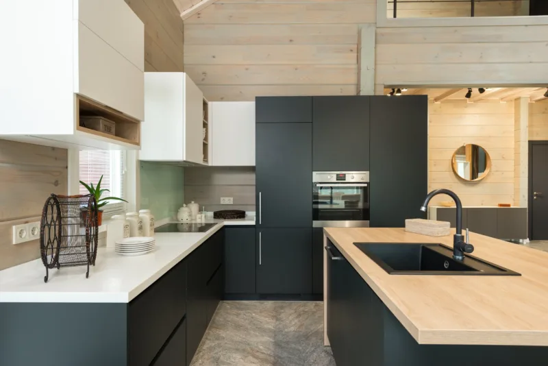 Glossy and mate cabinets