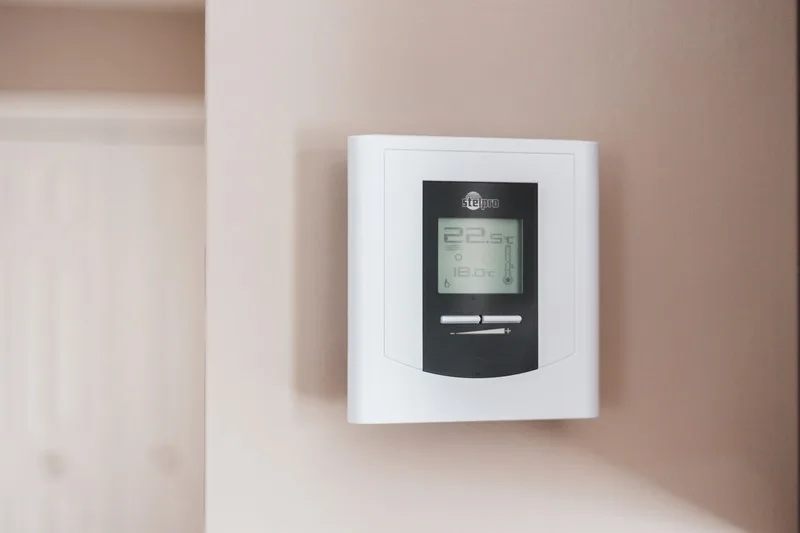 featured image - Finding the Perfect Winter Thermostat Setting: A Balancing Act